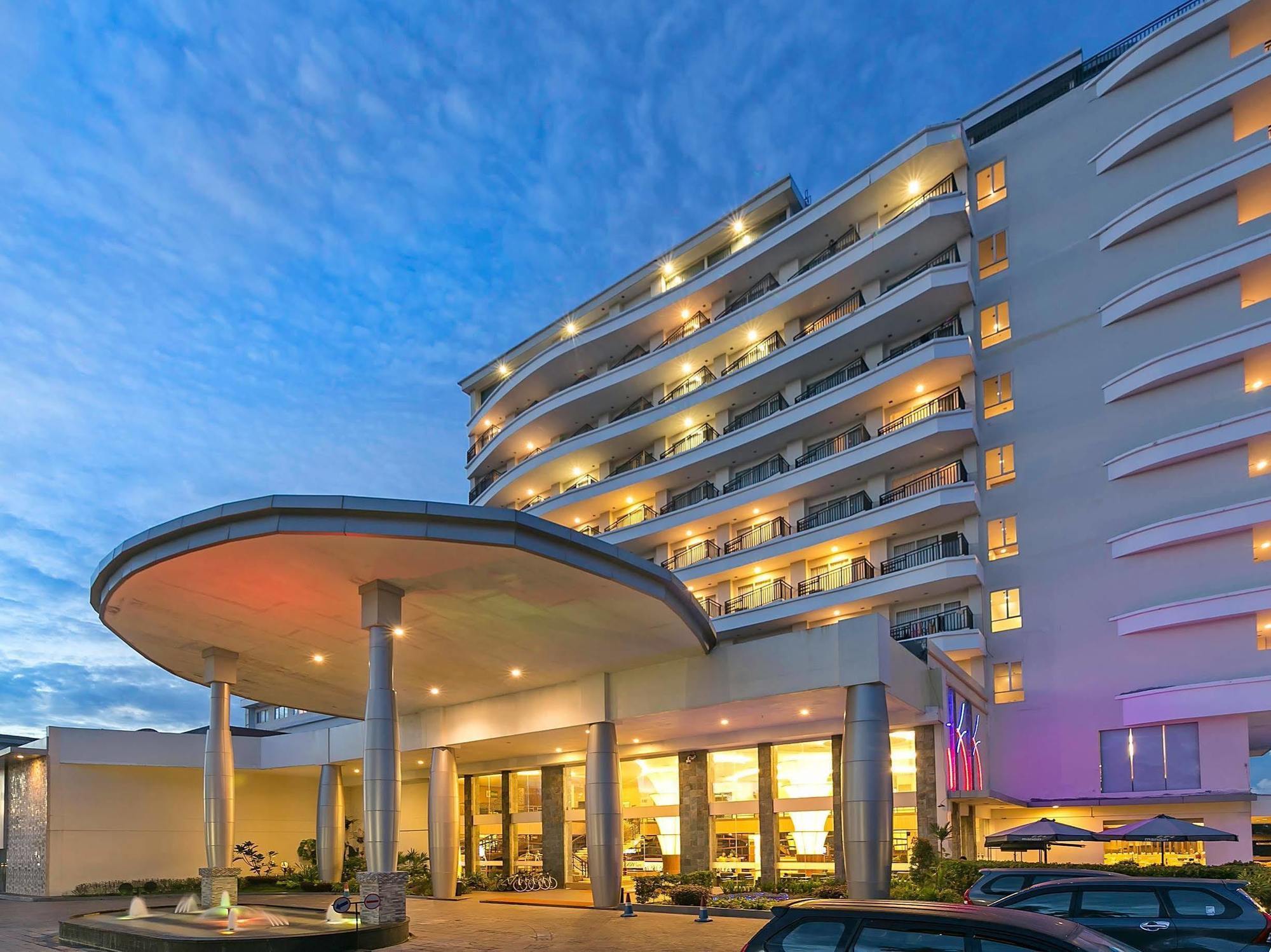 BW Suite Belitung Tanjung Pandan Exterior photo